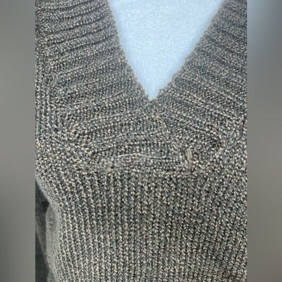 St. Johns Bay Womens V-Neck Sweater Acrylic/Polyester Brown Petite Small - Picture 5 of 15